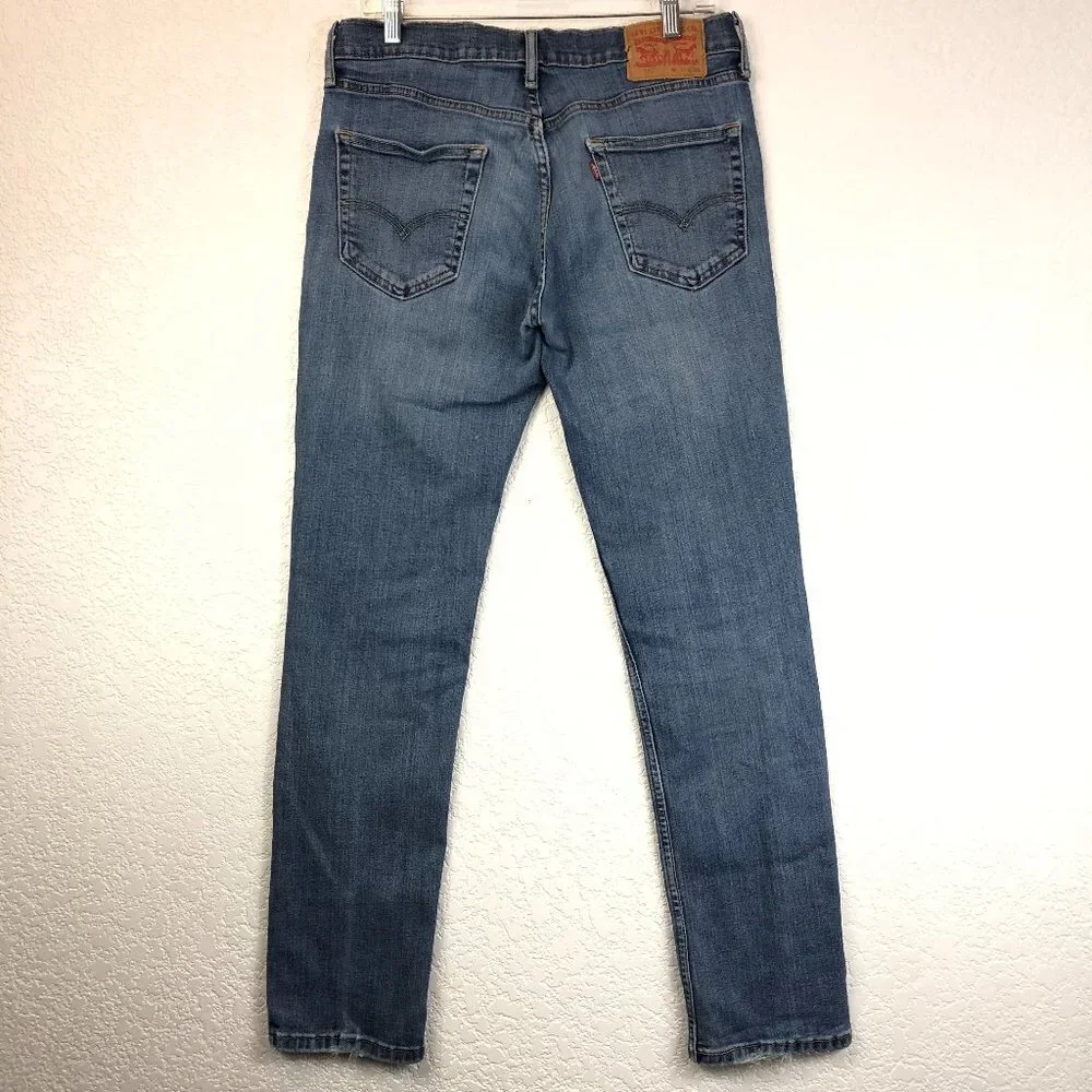 Levis this pair